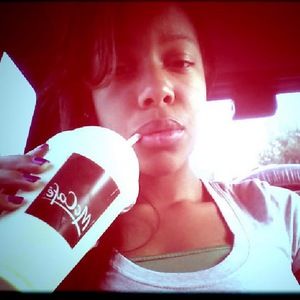 Meet your Posher, Leticia